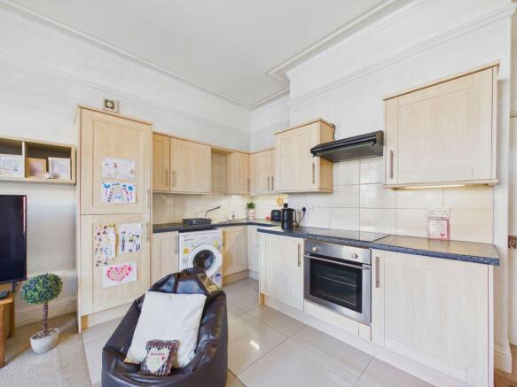 1 bed Flat for sale Image 4