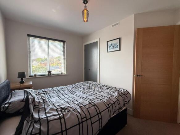 2 bed Apartment for sale Image 12