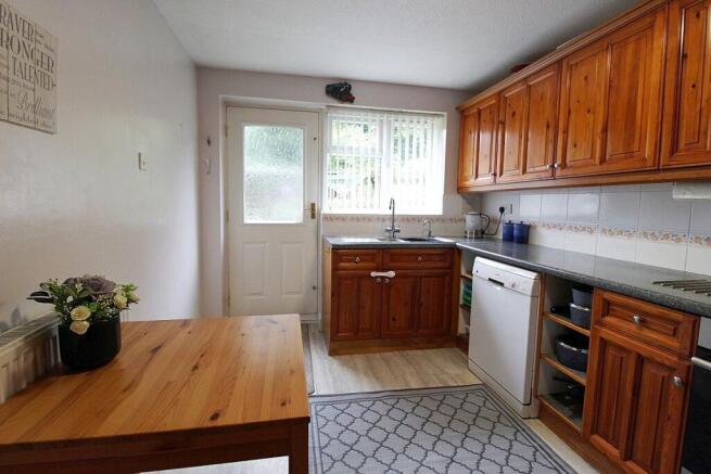 4 bed Detached for sale Image 8