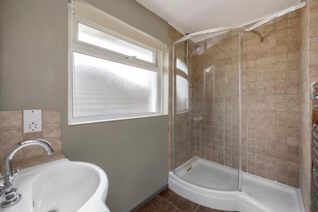 Hangleton Lane 18 BATHROOM.jpeg