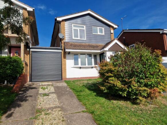 Waverley Gardens, Rugeley- 3 Bedroom Link Detache