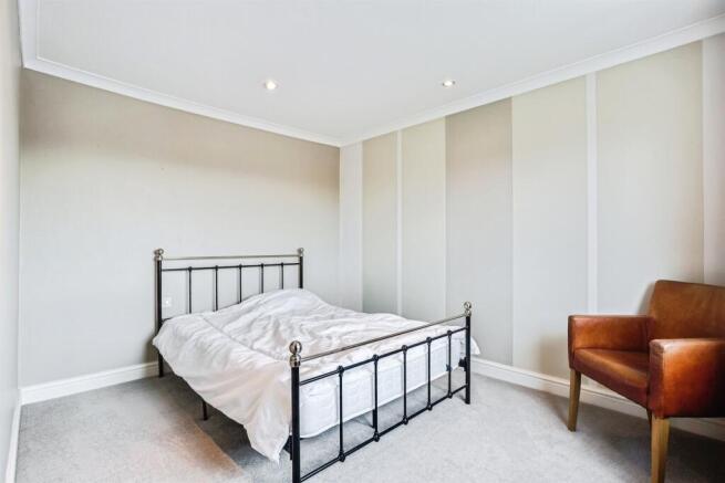 4 bed Detached for sale Image 10