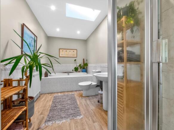2 bed House for sale Image 12