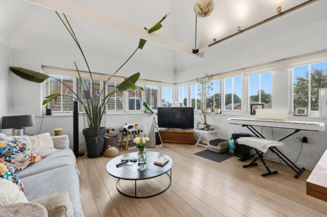 2 Bedroom Townhouse in Canterbury Central for sal