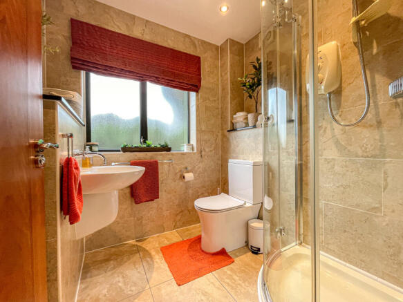 19 Victoria Court - Shower room