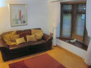 LIVING ROOM 14'2 x 10'11