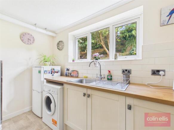 2 bed Ground Flat for sale Image 10