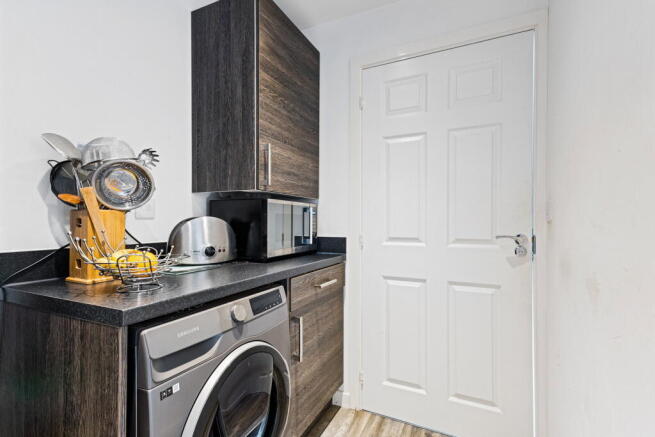 4 bed Detached for sale Image 8