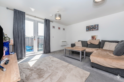Henley Approach, Gravesend, DA11