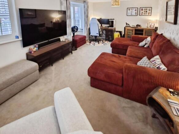 Gilliflower Way, Nuneaton, Warwickshire, CV11 photo 2