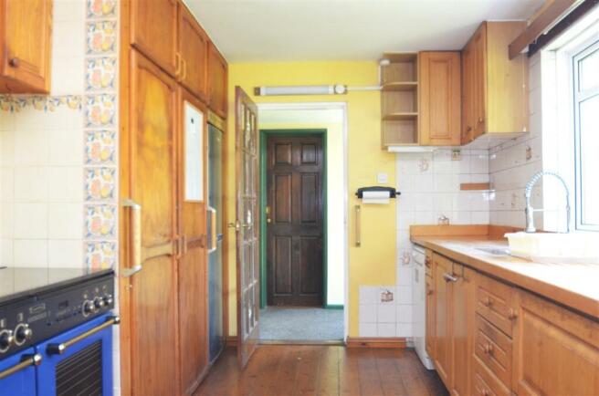KITCHEN/BREAKFAST