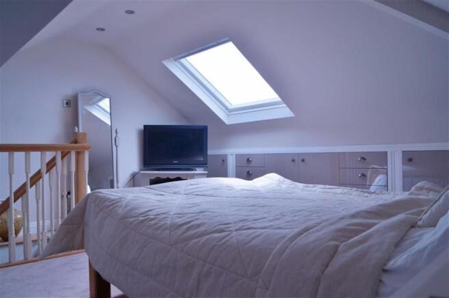 Master Bedroom Secon