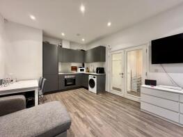 Flat 4, Compass House, Pynnacles Close, Stanmore HA7 4AS