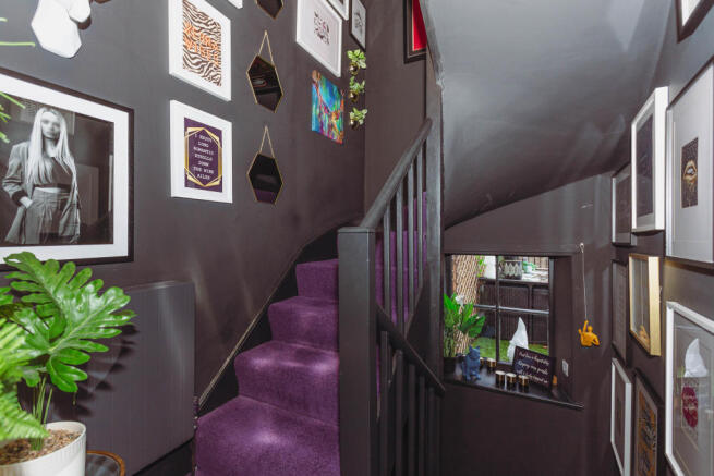 Upper Floor Stairs & Landing