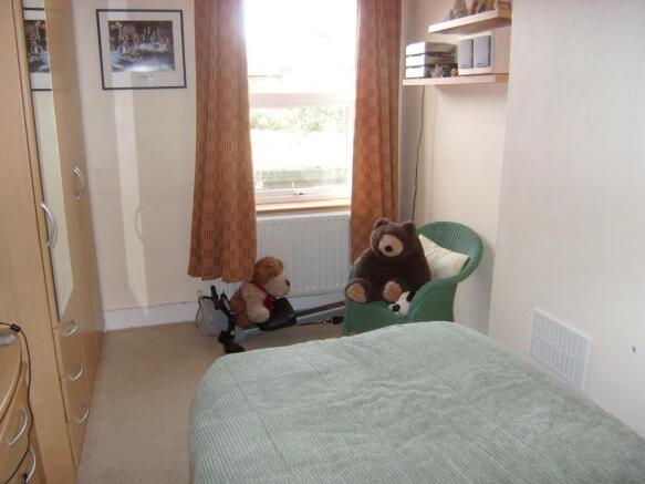 BEDROOM 2