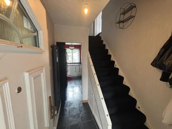 3 bed Semi-Detached to rent Image 4