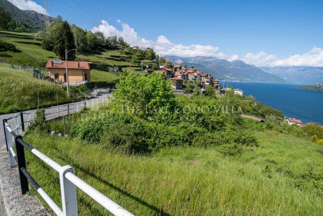 the lake como villa- terreno pianello belmonte