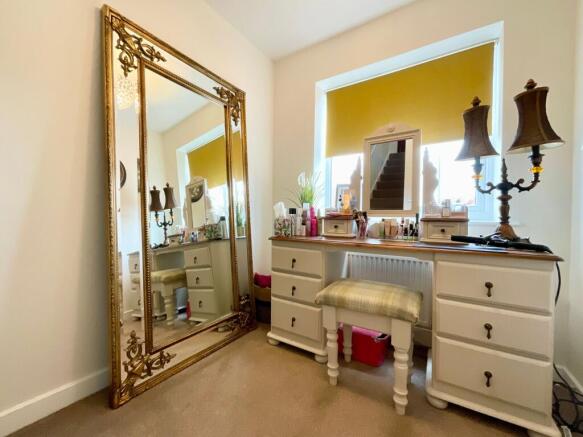 3 bed Semi-Detached for sale Image 11