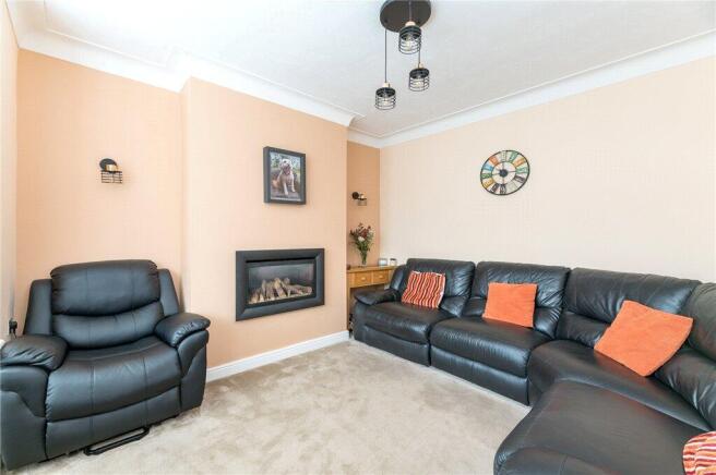 4 bed Semi-Detached for sale Image 10