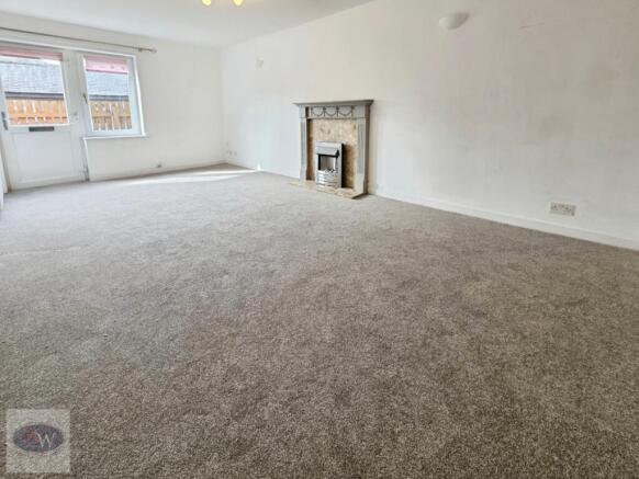 2 bed Ground Flat for sale Image 4