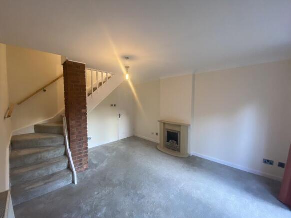 2 bed Semi-Detached to rent Image 5