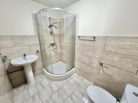 1 bed Apartment to rent Image 4