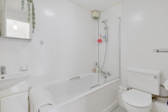 Contemporary Bathroom Suite
