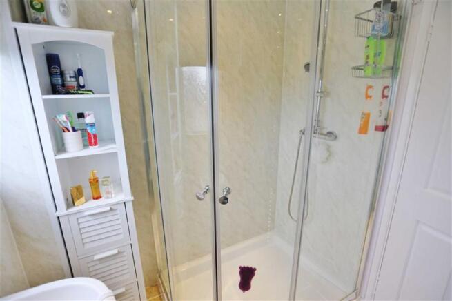 SHOWER ROOM/WC