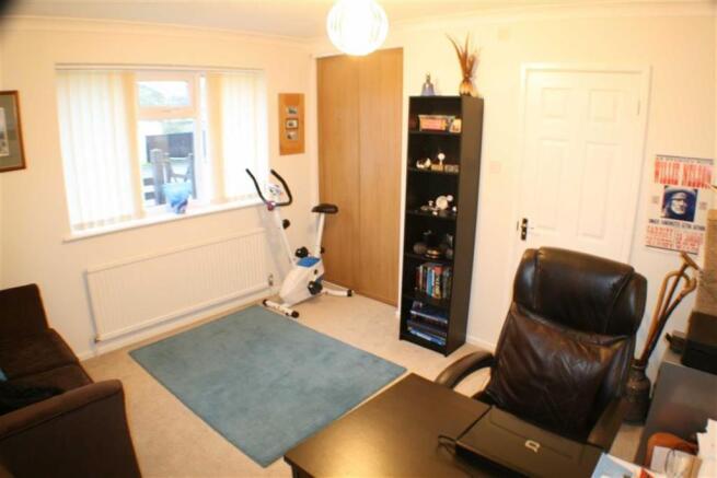 BEDROOM 1: