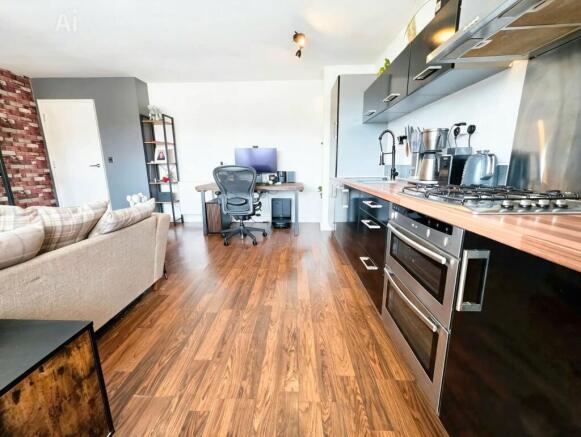 2 bed Flat for sale Image 6