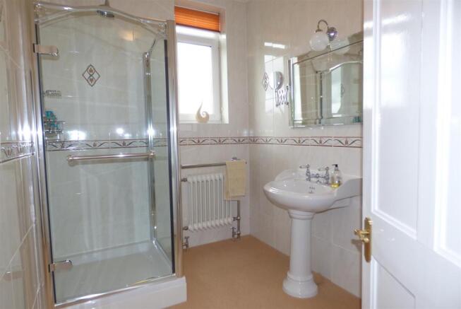 SHOWER ROOM