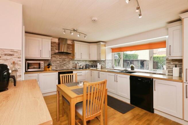 3 bed Barn Conversion for sale Image 7