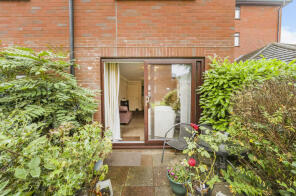Flat 44, Summerlands Lodge, Farnborough Common, Orpington BR6 8NE