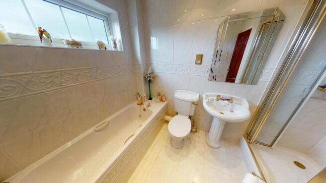 Pinedale Bathroom