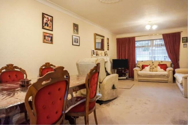 Lounge/Dining Room