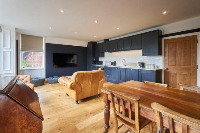 2 bed Apartment for sale Image 5