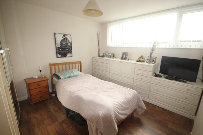 3 bed Semi-Detached for sale Image 6
