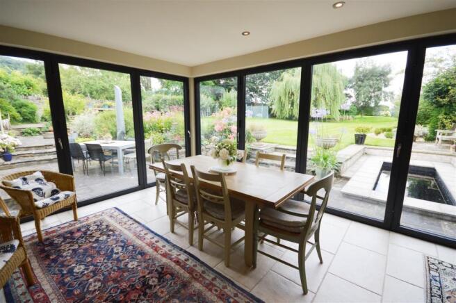 Garden Room 1.JPG