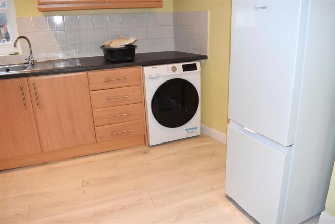 3 bed Flat for sale Image 6