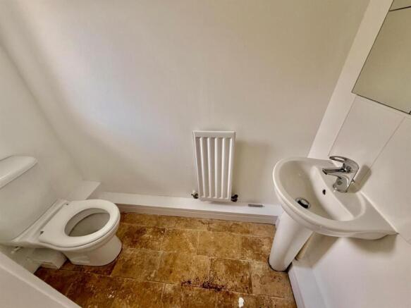 3 bed Terraced for sale Image 5