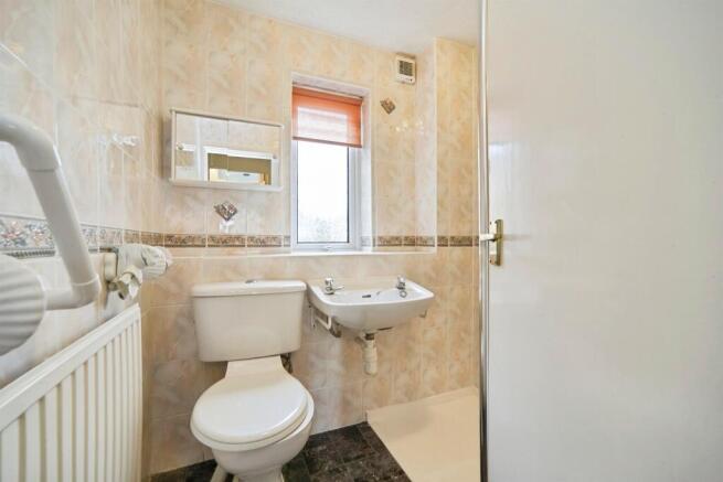 2 bed Ground Flat for sale Image 10