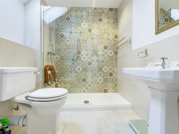 Shower Room.jpg