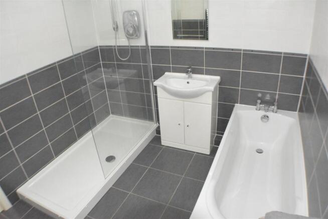 Downstairs Bathroom Second Picture