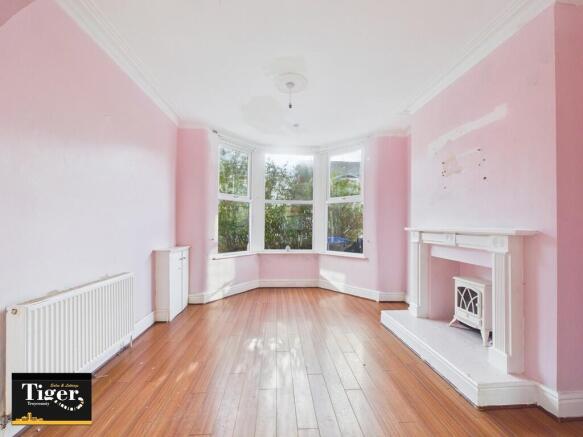 CAM02176G0-PR0825...