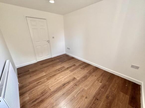 2 bed Ground Flat to rent Image 7