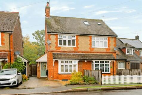 Mount Road, Cranleigh