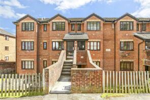 Flat 8, Atholl House, Garlands Road, Redhill RH1 6PD