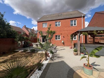 Oakwood Close, Desborough, Kettering