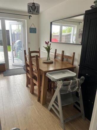 Dining Area.jpg
