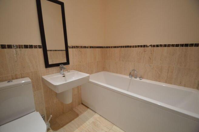 FAMILY BATHROOM